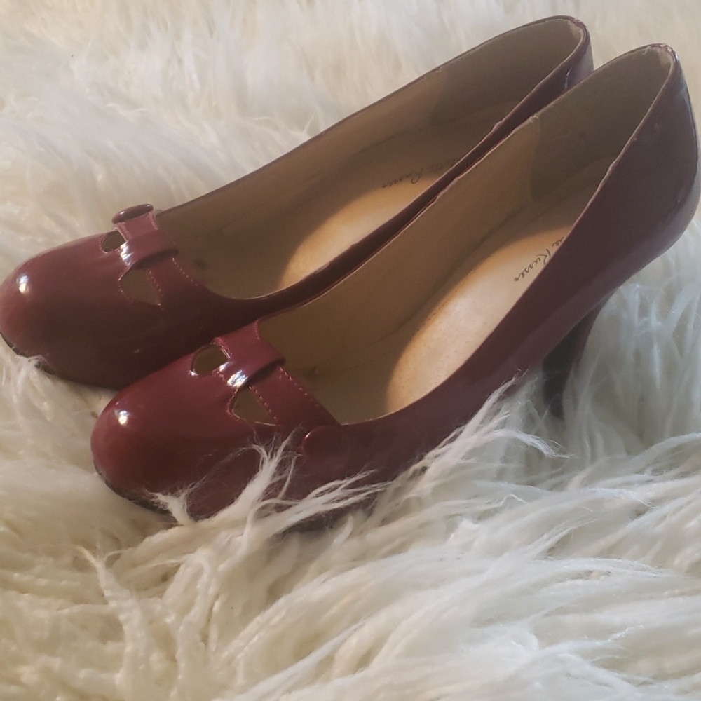 Burgundy Charlotte Russe heels size 8